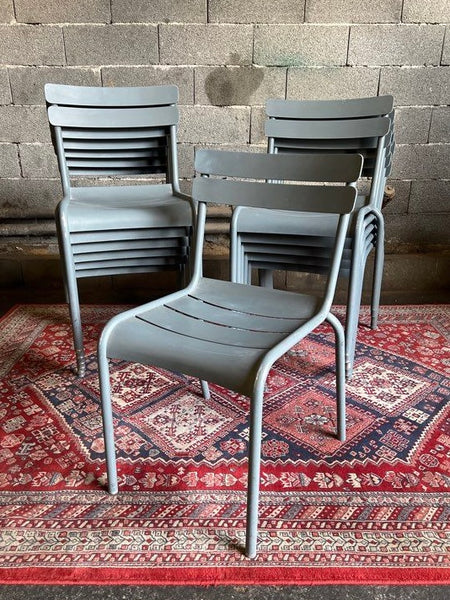 Lot de 12 chaises Fermob Luxembourg grises en aluminium