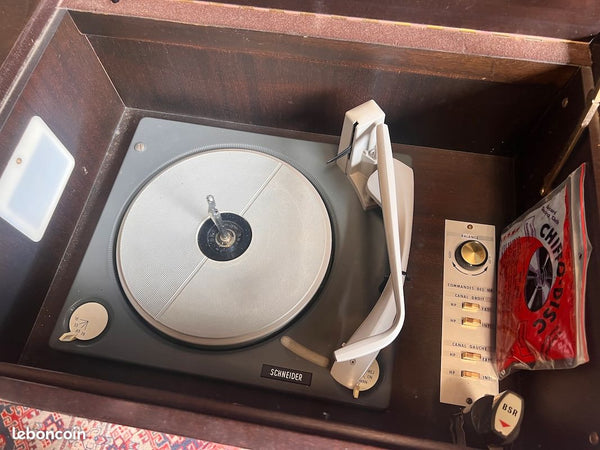 Meuble HIFI enfilade vintage radio / tourne-disques Schneider Pachanga - 1960/1962