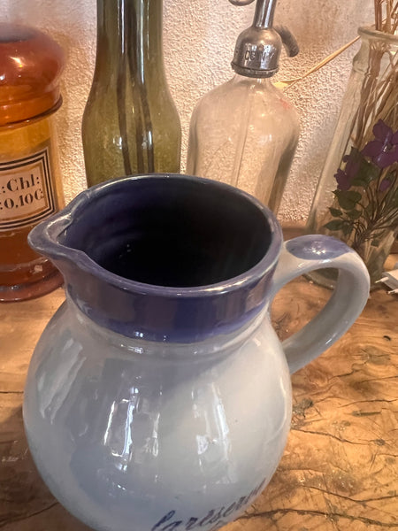 Pichet vintage en céramique bleue La réserve du patron