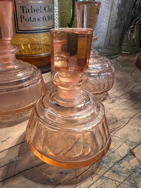 Ensemble de 3 flacons vintages en verre rose - Made in Czechoslovakia