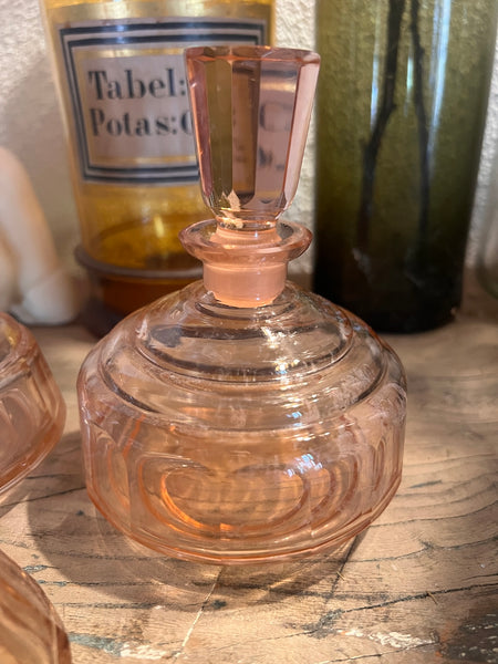 Ensemble de 3 flacons vintages en verre rose - Made in Czechoslovakia