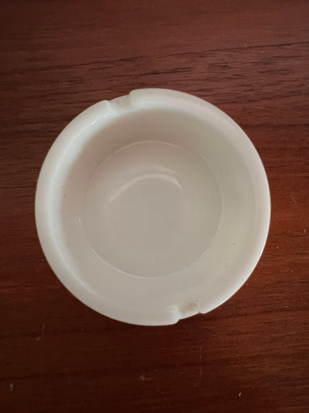 Cendrier publicitaire vintage Suze en opaline blanche