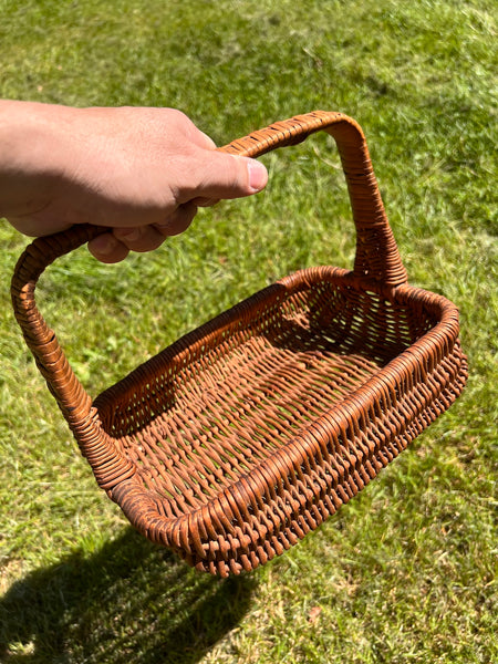 Petit panier à provisions vintage en osier tressé