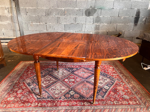 Table ronde vintage en placage de palissandre laqué avec rallonge centrale style scandinave 120cm