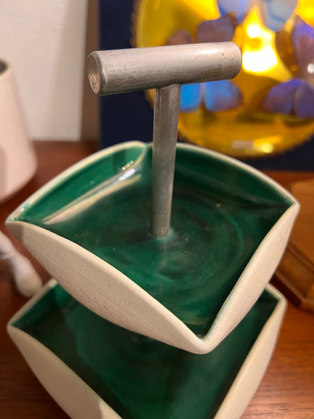 Petit serviteur vintage en céramique émaillé vert Manufacture Gado - Vallauris France - Années 50