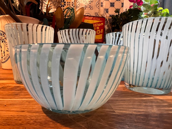 Service de 4 verres et 1 bol vintages en verre soufflé de Murano - Italy - Années 70