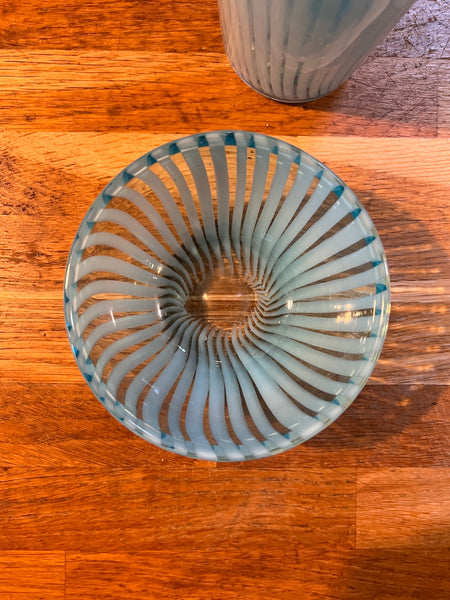 Service de 4 verres et 1 bol vintages en verre soufflé de Murano - Italy - Années 70