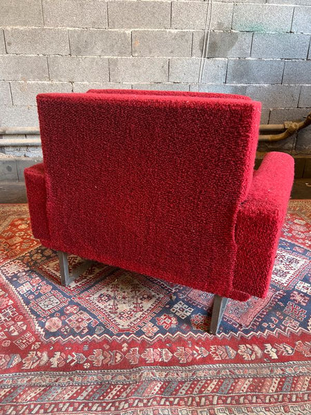 Fauteuil-lit vintage convertible en tissu bouclette rouge violet - Années 70