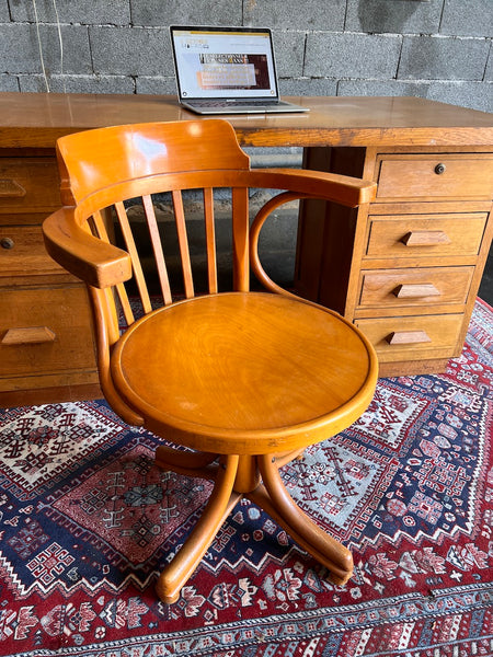 Le Sélectionneur - Brocante - Fauteuil de bureau dit "américain" vintage pivotant Thonet en hêtre clair - Années 50