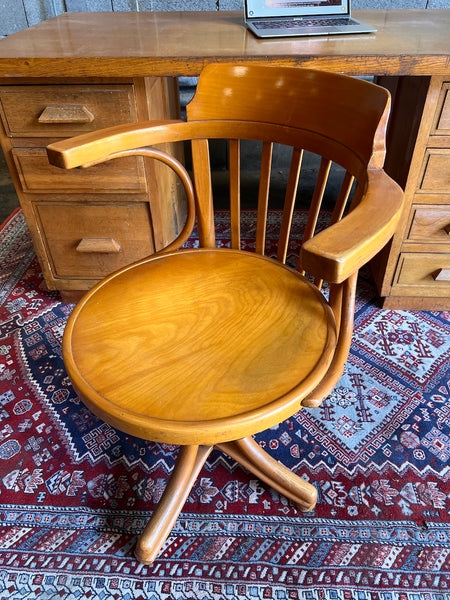 Le Sélectionneur - Brocante - Fauteuil de bureau dit "américain" vintage pivotant Thonet en hêtre clair - Années 50