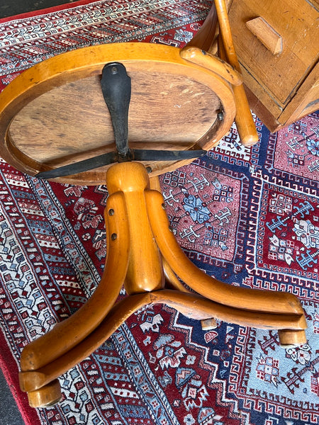 Le Sélectionneur - Brocante - Fauteuil de bureau dit "américain" vintage pivotant Thonet en hêtre clair - Années 50