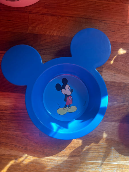 2 assiettes d'enfant en plastique bleu Michey - Disney - 2010