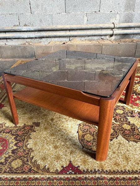 Table basse vintage style scandinave en teck Éditions MYER (Angleterre) - 1970