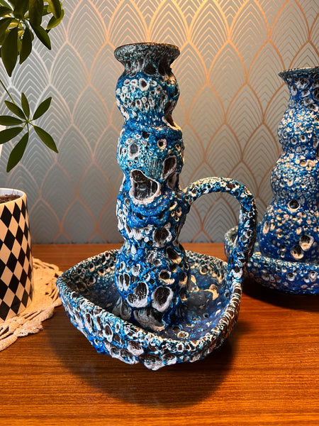 Paire de bougeoirs candélabres vintages en céramique bleue Fat Lava Vallauris