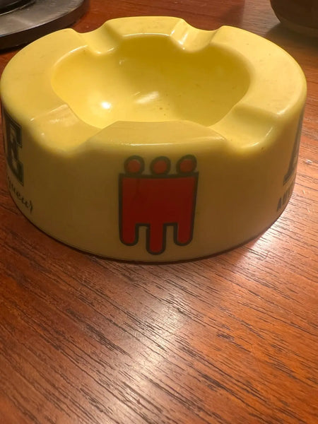 Cendrier publicitaire rond vintage AVEZE Auvergne gentiane Magnier Blangy en opaline jaune - Années 60