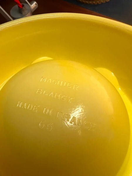 Cendrier publicitaire rond vintage AVEZE Auvergne gentiane Magnier Blangy en opaline jaune - Années 60
