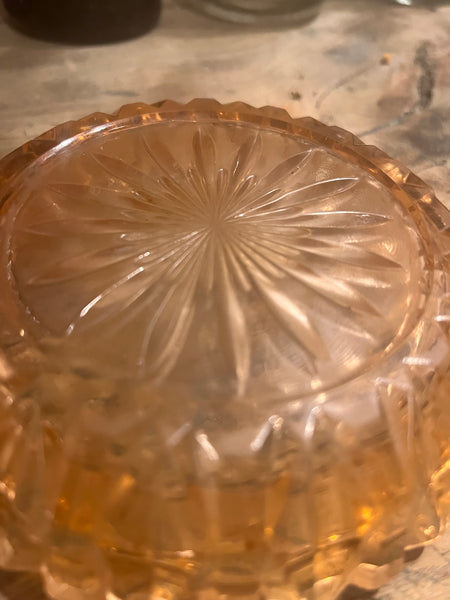 Cendrier vintage en verre rose dit rosaline - Made in France - Années 50