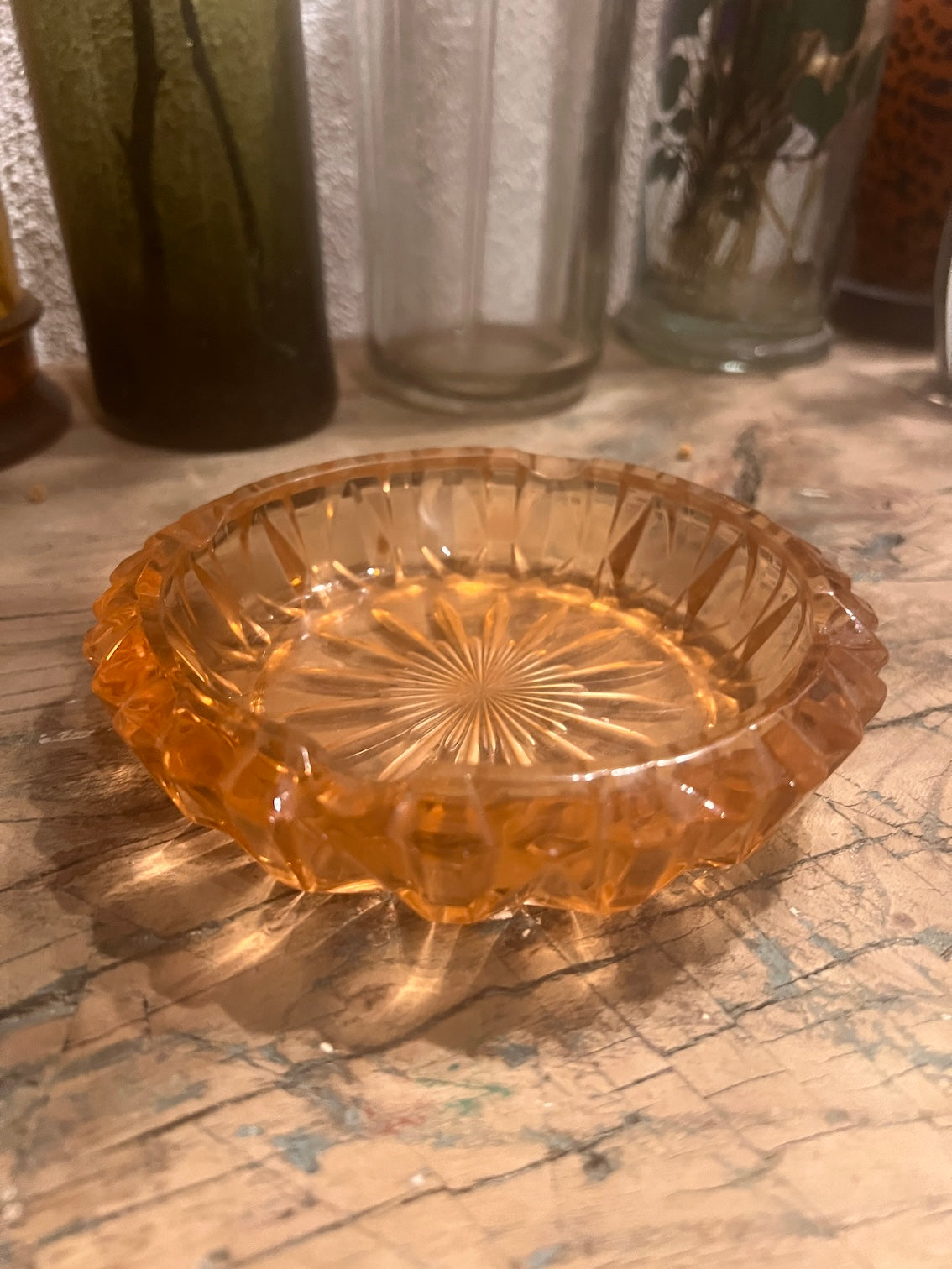 Cendrier vintage en verre rose dit rosaline - Made in France - Années 50