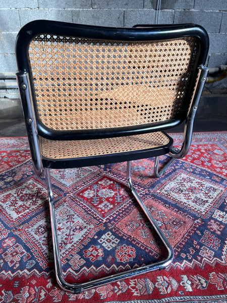 Chaise Cesca B32 noire par Marcel Breuer