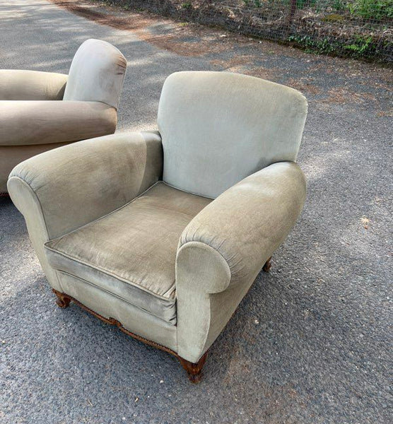 Paire de fauteuils club vintage en velours vert/beige et bois