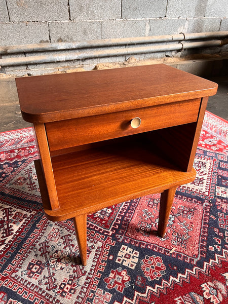 Table de chevet vintage en placage de teck au style scandinave