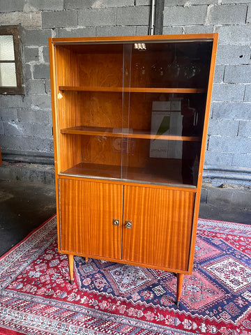 Bibliothèque vitrine vintage en placage teck verni au style scandinave