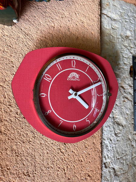 Horloge / pendule vintage à quartz FFR Electric en formica rouge - Années 60