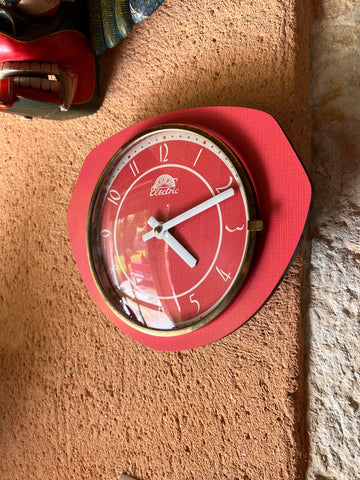 Horloge / pendule vintage à quartz FFR Electric en formica rouge - Années 60