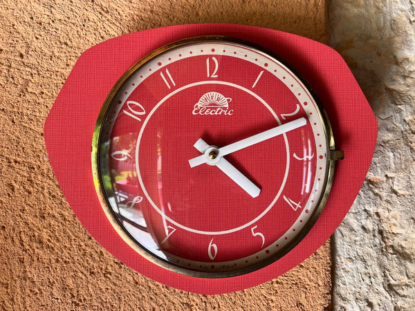 Horloge / pendule vintage à quartz FFR Electric en formica rouge - Années 60