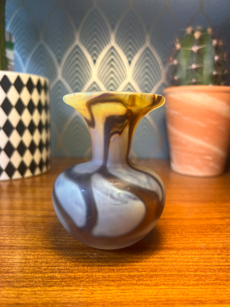 Petit soliflore / vase en verre jaspé soufflé et dépoli - Signé Mdina Malte - 1980
