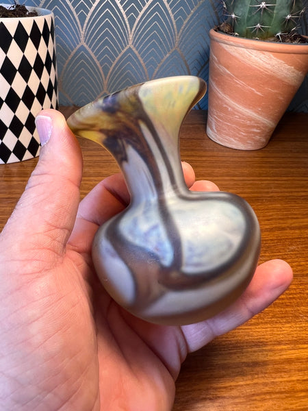 Petit soliflore / vase en verre jaspé soufflé et dépoli - Signé Mdina Malte - 1980