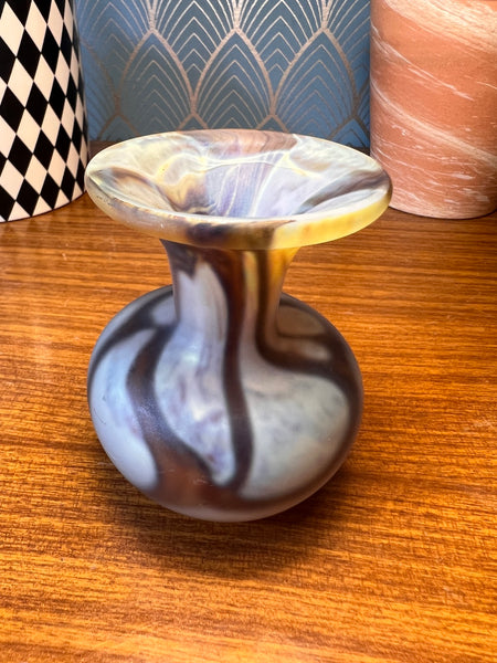 Petit soliflore / vase en verre jaspé soufflé et dépoli - Signé Mdina Malte - 1980