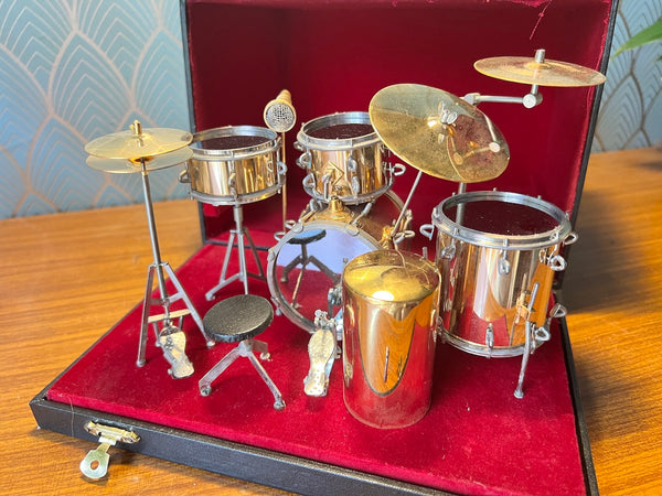 Maquette vintage d'une batterie en laiton et métal argenté - Editions Fuzeau Classique