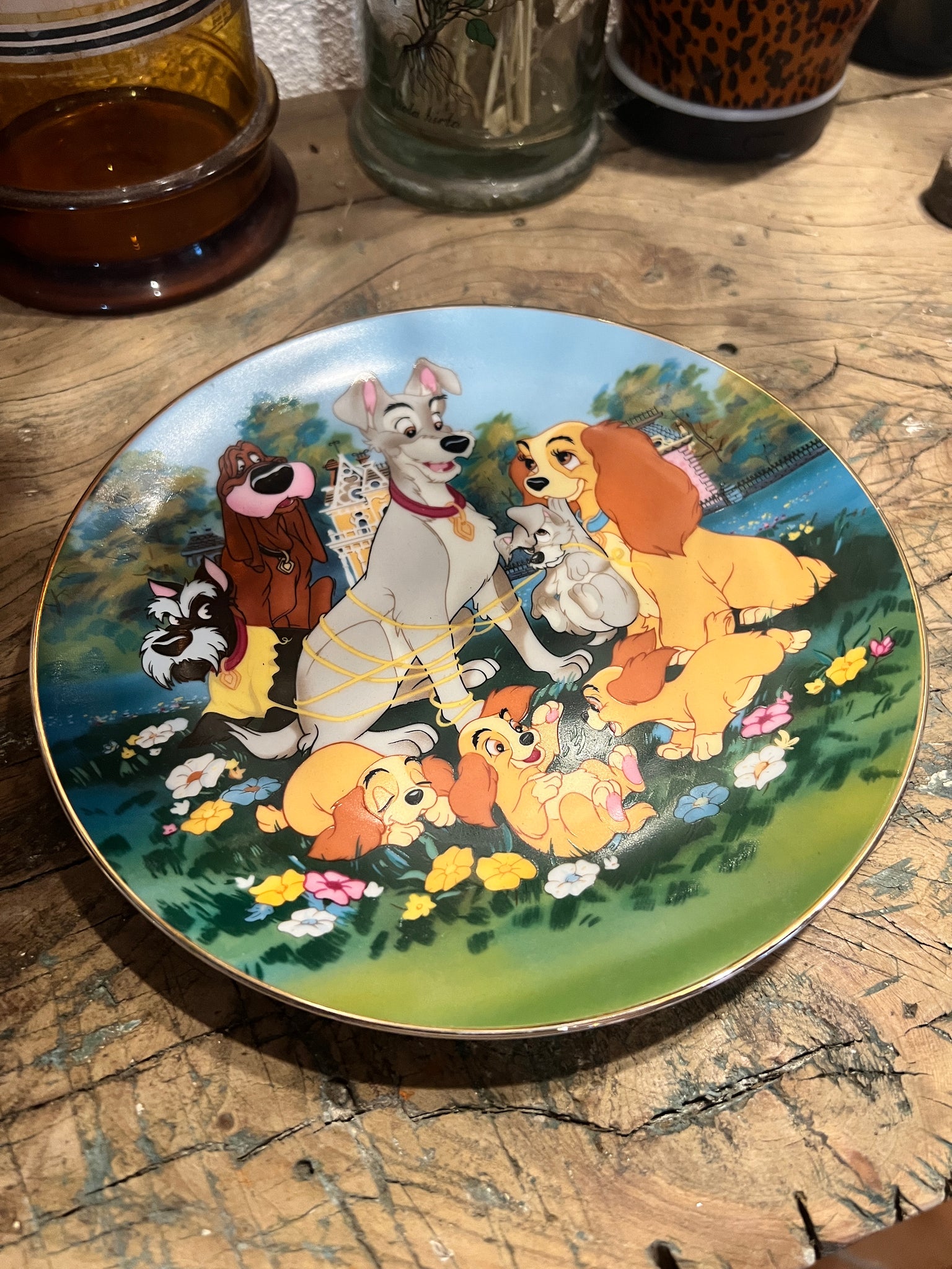 Assiette décorative / de collection en porcelaine la Belle et le Clochard 21cm - Disney - Kenleys Limited