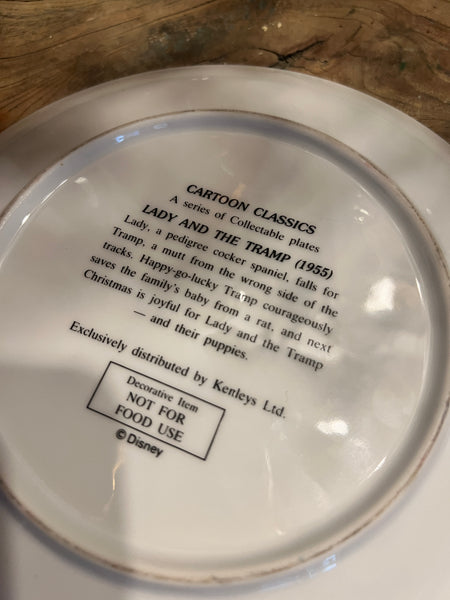 Assiette décorative / de collection en porcelaine la Belle et le Clochard 21cm - Disney - Kenleys Limited