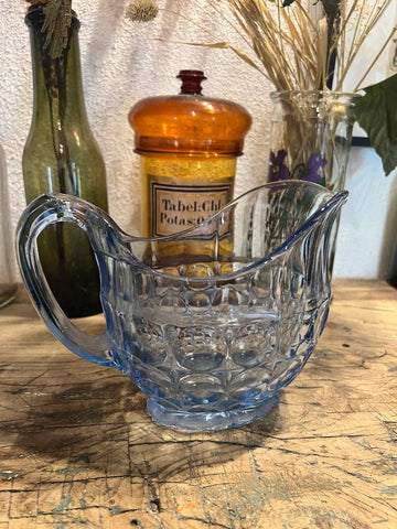 Pichet / broc à eau vintage en verre bleu à facettes