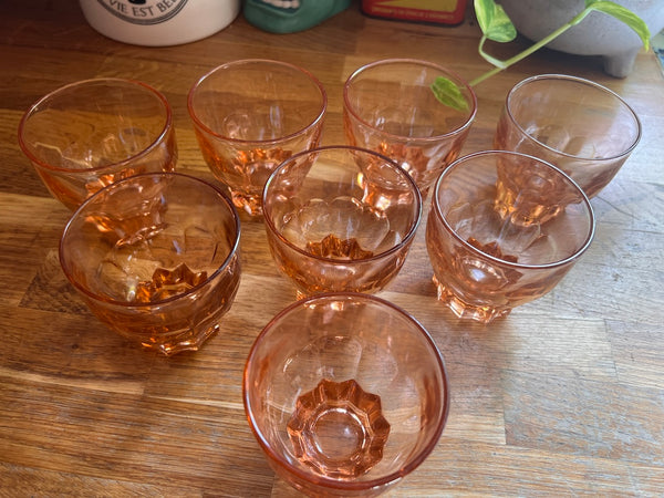 Lot de 8 verres vintage en verre rose dit rosaline - Made in France - Années 50