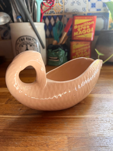 Saucière en forme de poisson vintage en faïence rose poudré Digoin Sarreguemines - Période 1920-1950