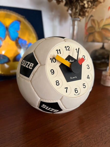 Horloge / pendule publicitaire vintage ballon de football Suze Hanhart Quartz - Made in Germany