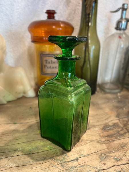 Carafe vintage en verre de couleur verte