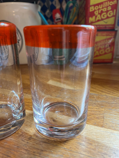 Paire de verres soufflés bicolores vintages