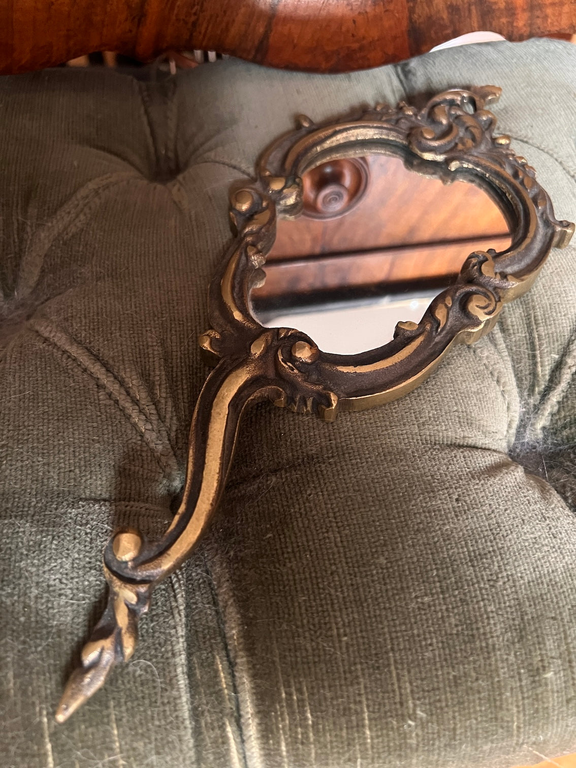 Miroir face à main vintage en bronze