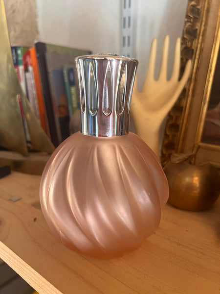 Lampe Berger vintage en verre rose poudré opaque