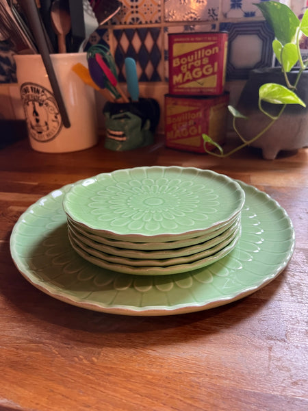 Plat et 5 assiettes vintages en céramique verte Proceram - Années 60