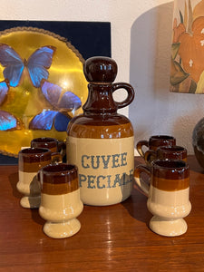 Le Sélectionneur - Brocante - Service à liqueur vintage en grès émaillé Cuvée Spéciale - Carafe et 6 verres