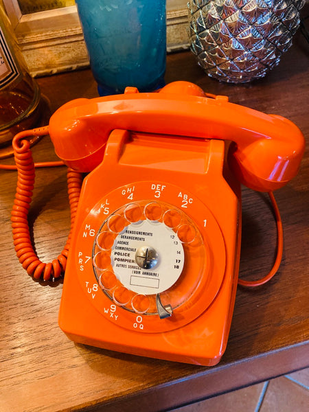 Le Sélectionneur - Téléphone vintage Socotel S63 à cadran orange