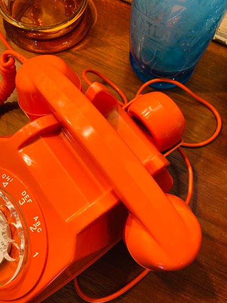 Le Sélectionneur - Téléphone vintage Socotel S63 à cadran orange