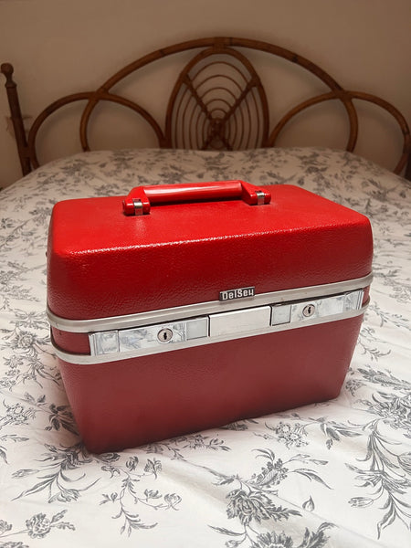 Le Sélectionneur - Brocante - Vanity-case / trousse de toilette de voyage vintage Delsey rouge