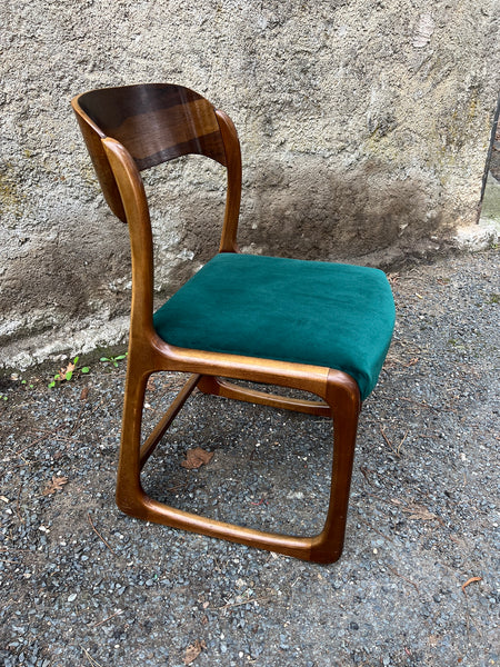 Chaise traineau Emile et Walter Baumann en noyer années 60