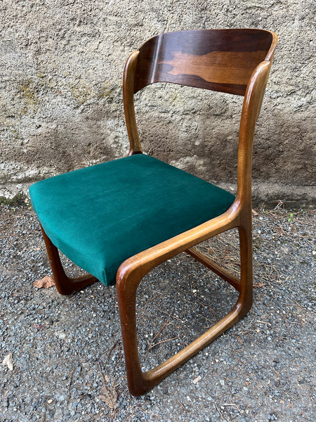 Chaise traineau Emile et Walter Baumann en noyer années 60